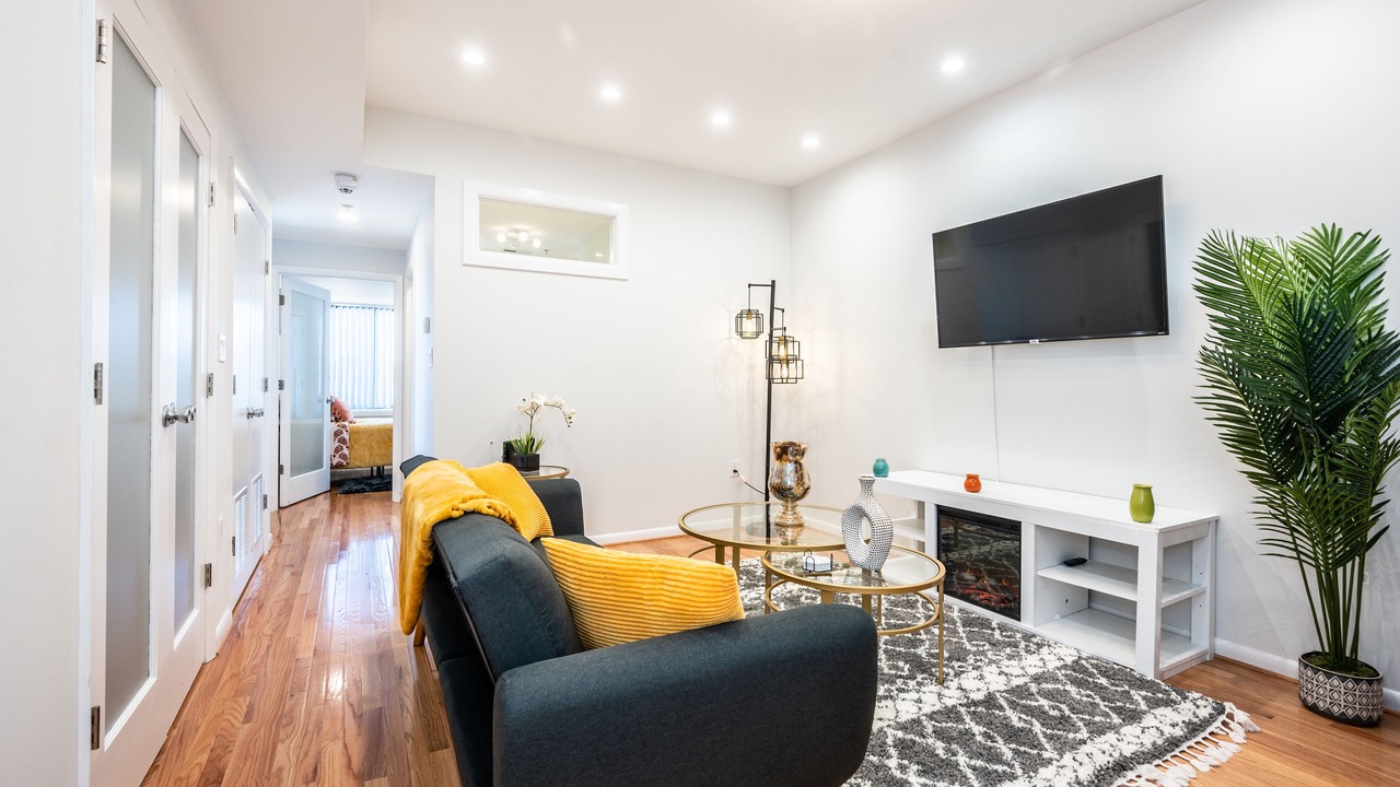 Photo of Livingroom in Columbia Heights