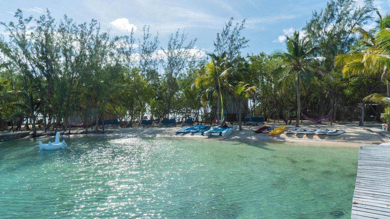 Photo of Others in Thatch Caye