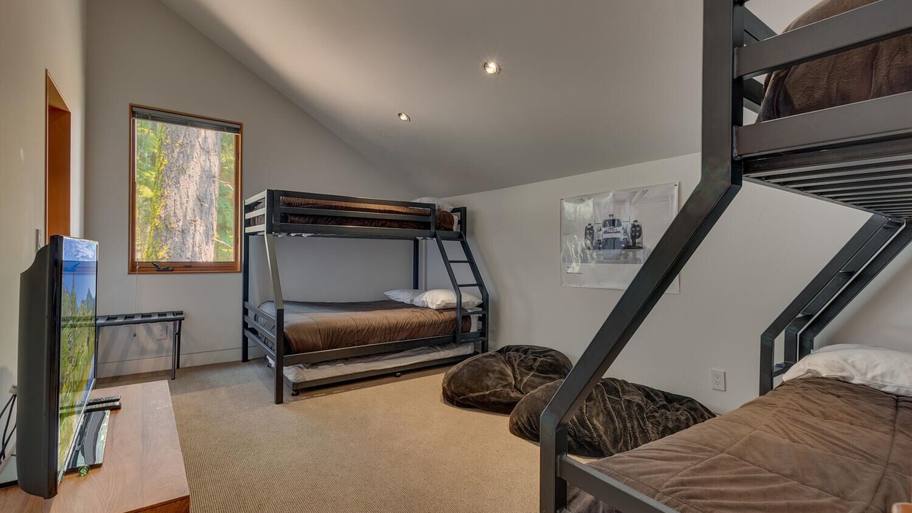 Photo of Bedroom in Tahoe Pines