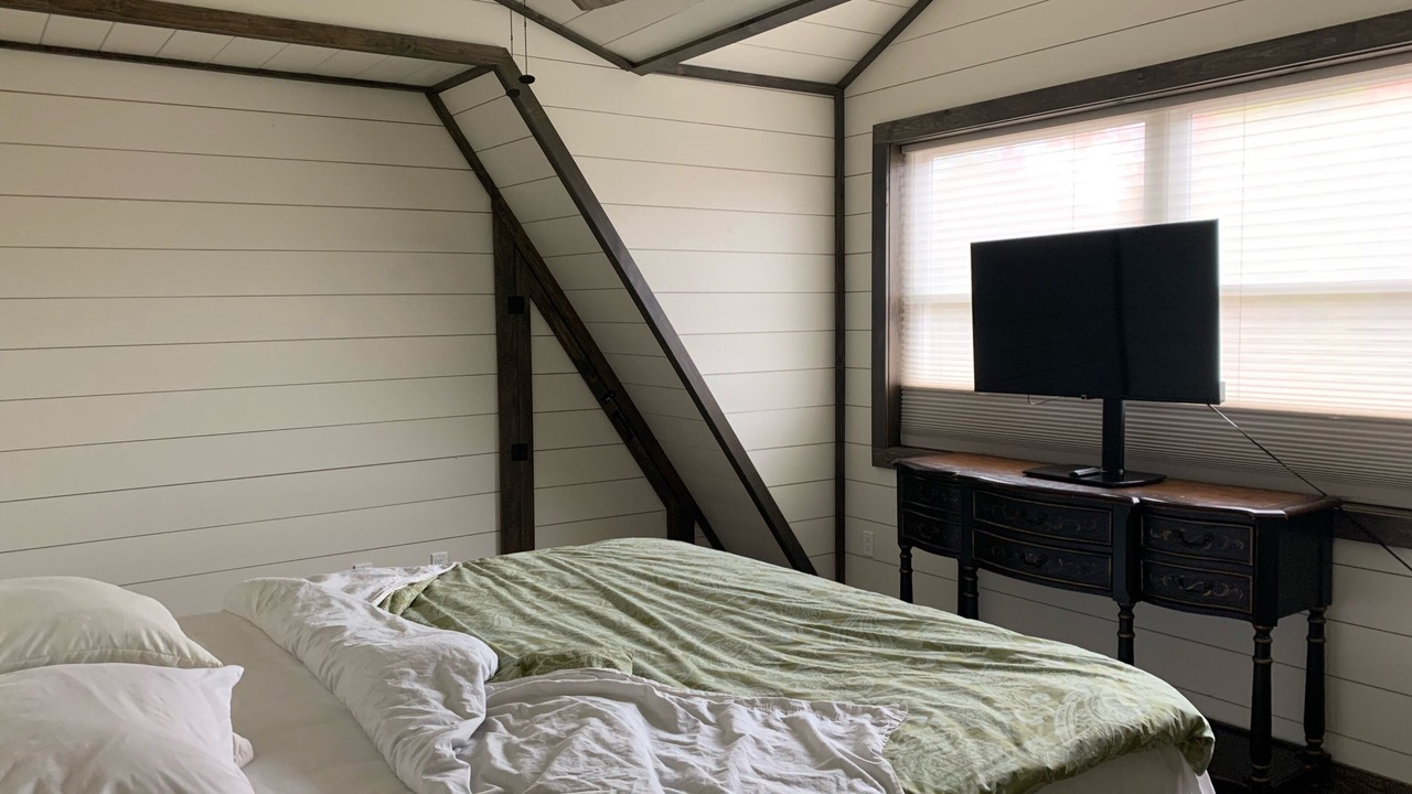 Photo of Bedroom in Town of Bellmont