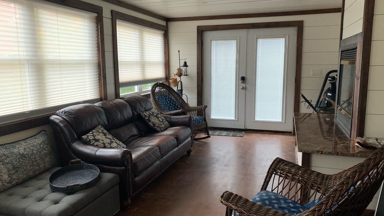 Photo of Livingroom in Town of Bellmont