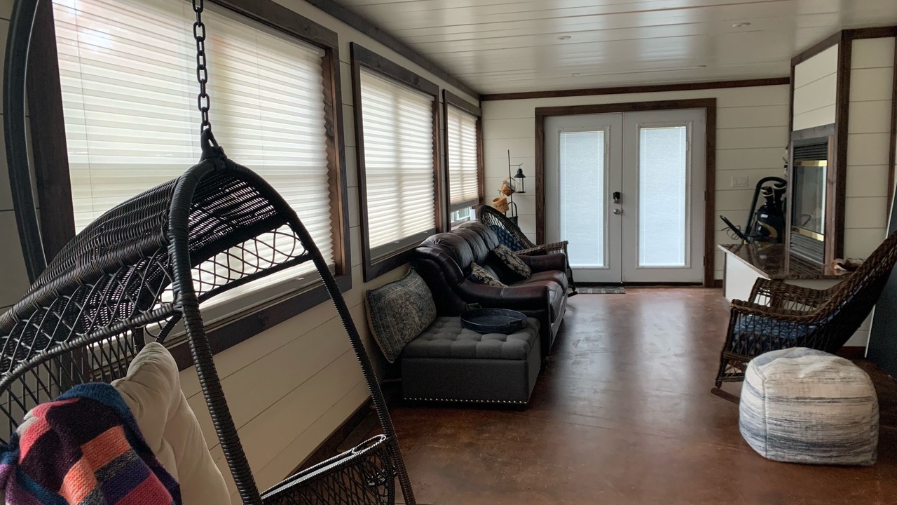 Photo of Livingroom in Town of Bellmont