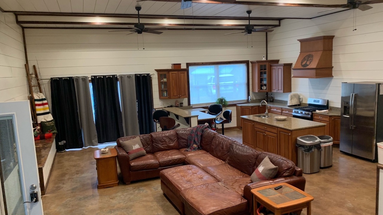 Photo of Livingroom in Town of Bellmont