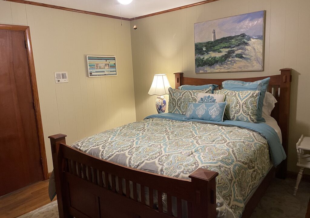Photo of Bedroom in Sanders Beach