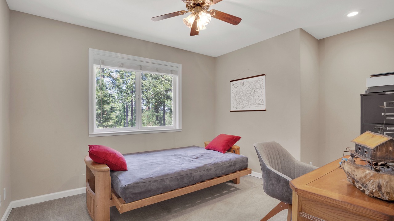 Photo of Bedroom in Mariposa