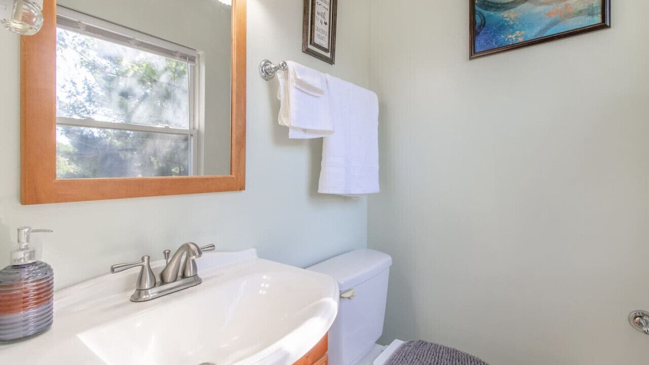 Photo of Bathroom in Newark