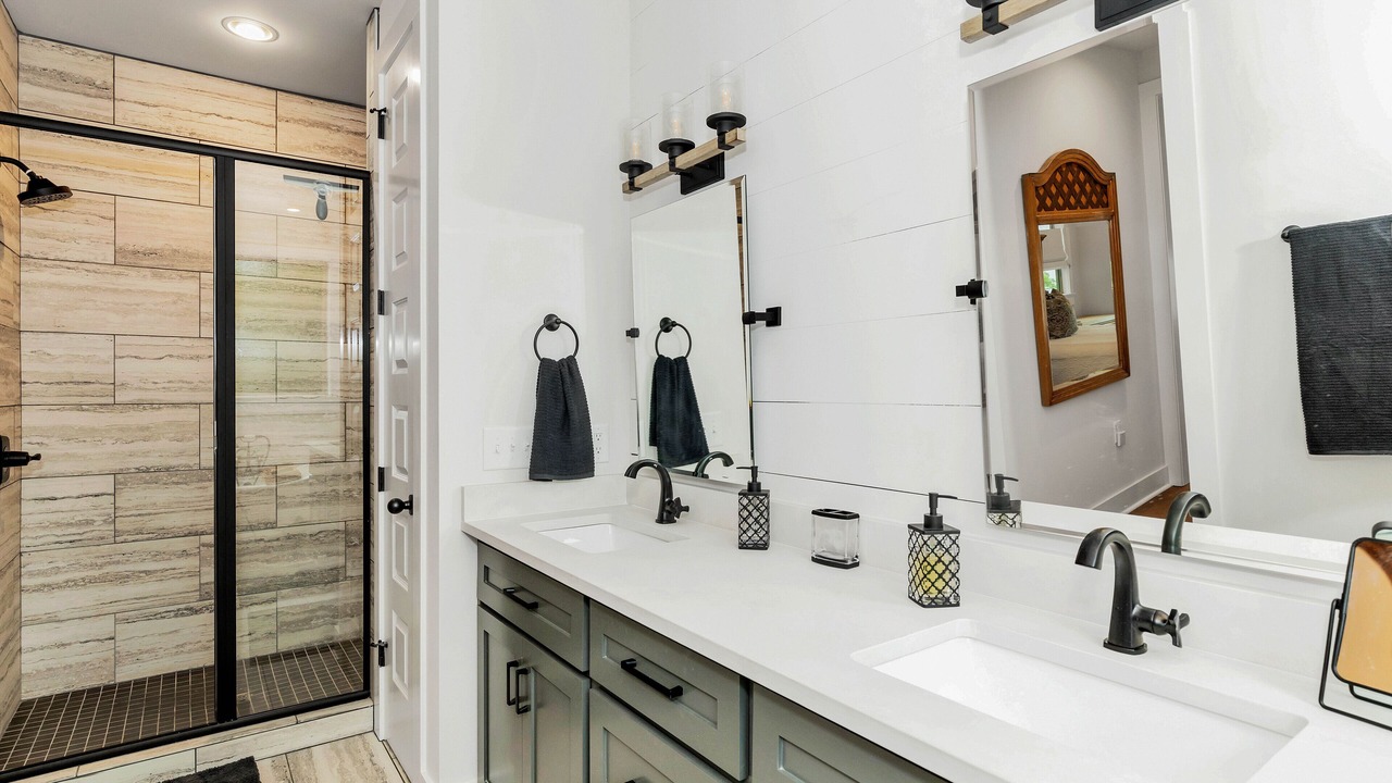 Photo of Bathroom in Dadeville