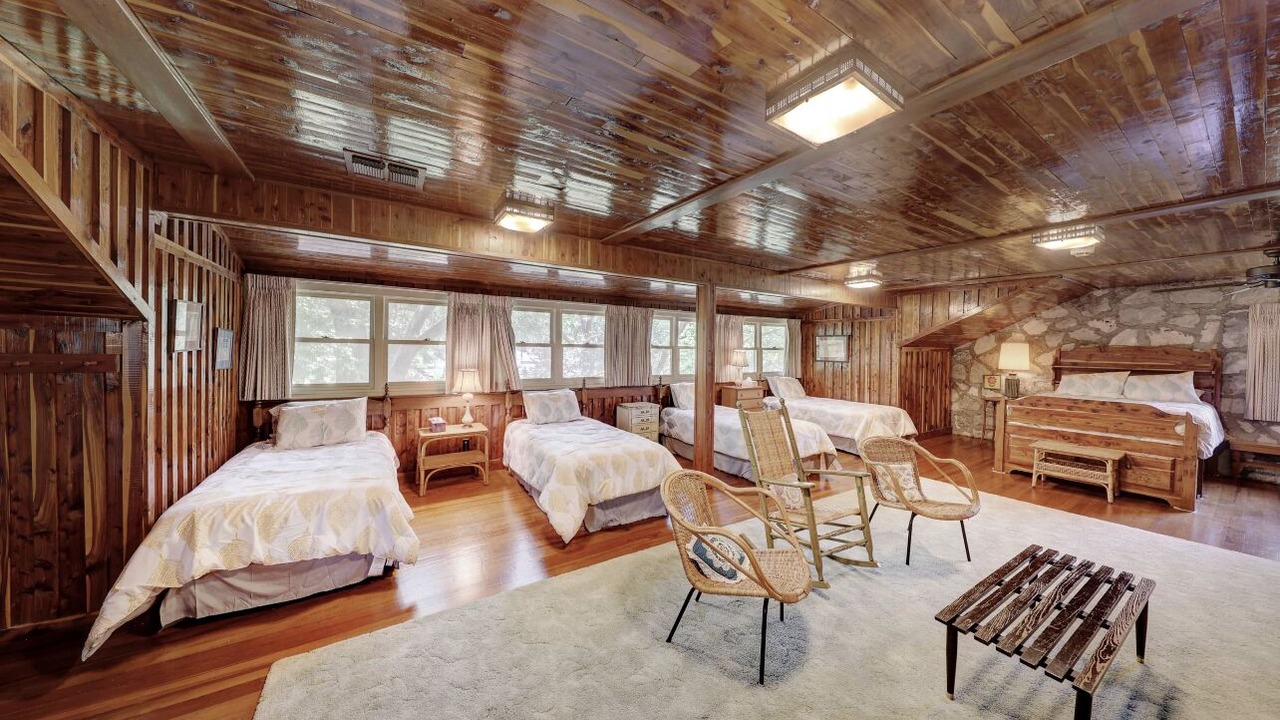 Photo of Bedroom in Hunt
