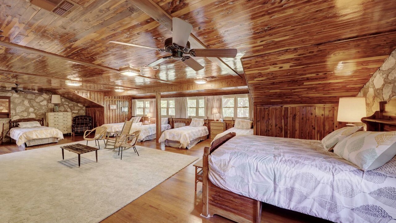 Photo of Bedroom in Hunt