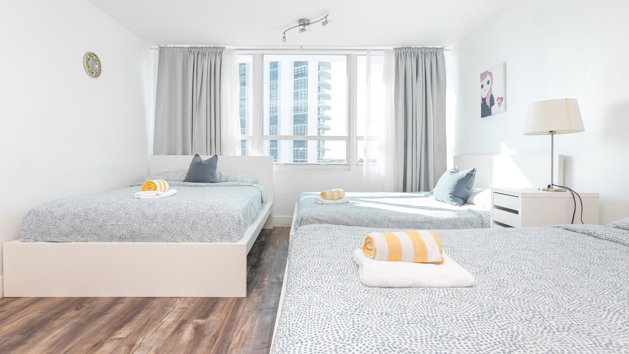 Photo of Bedroom in Mid Beach