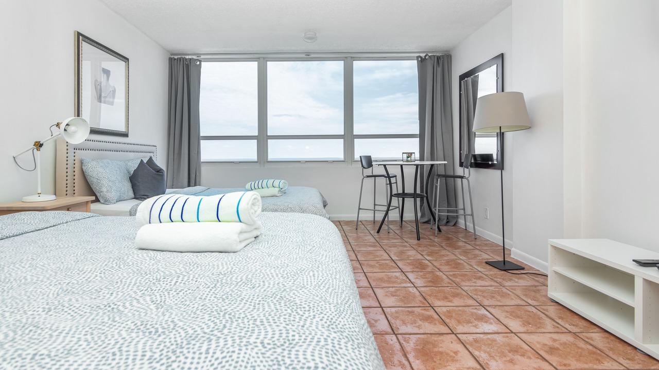 Photo of Bedroom in Mid Beach
