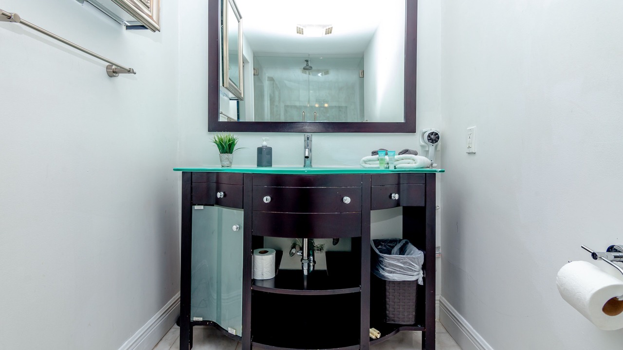 Photo of Bathroom in Mid Beach