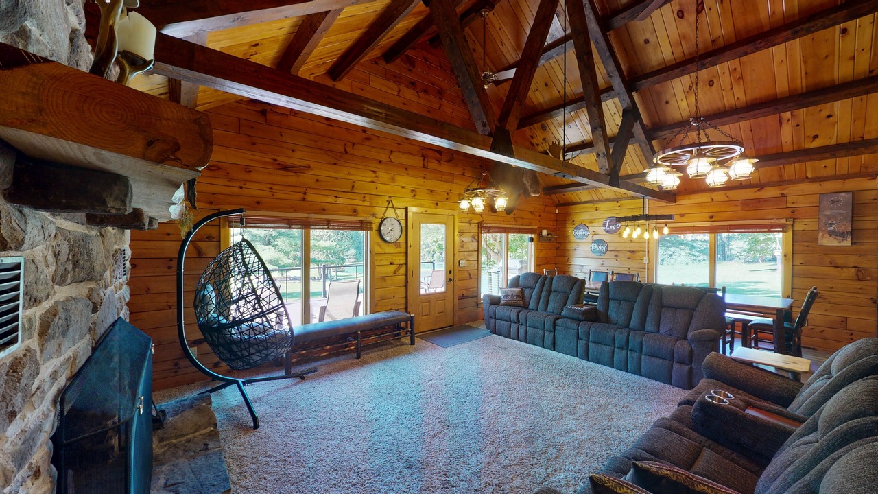 Photo of Livingroom in Laurelton