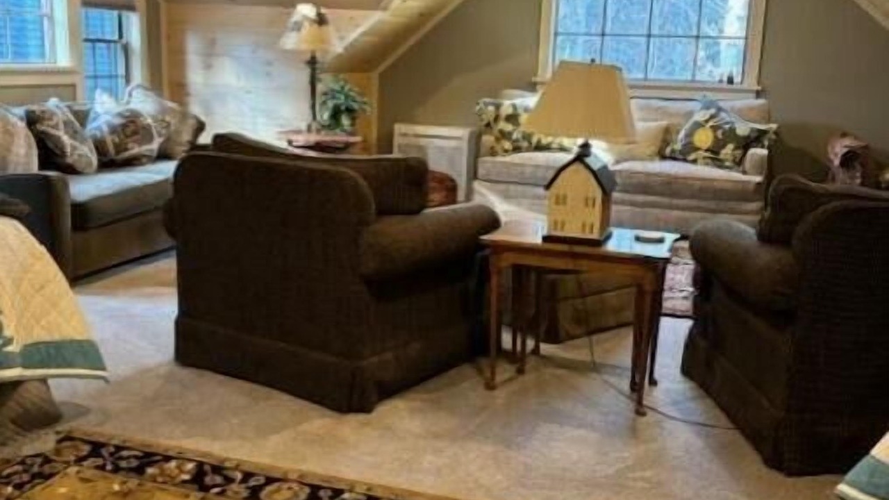 Photo of Livingroom in Elizabethtown