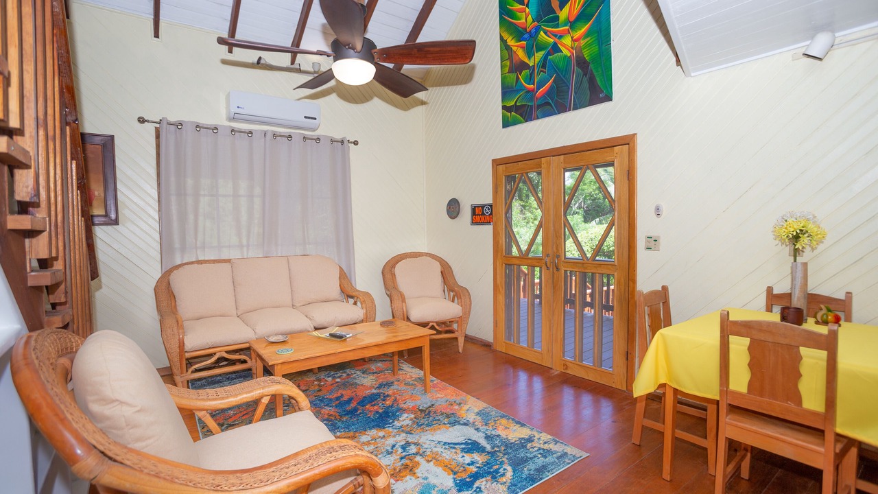 Photo of Livingroom in Antoneys Cay