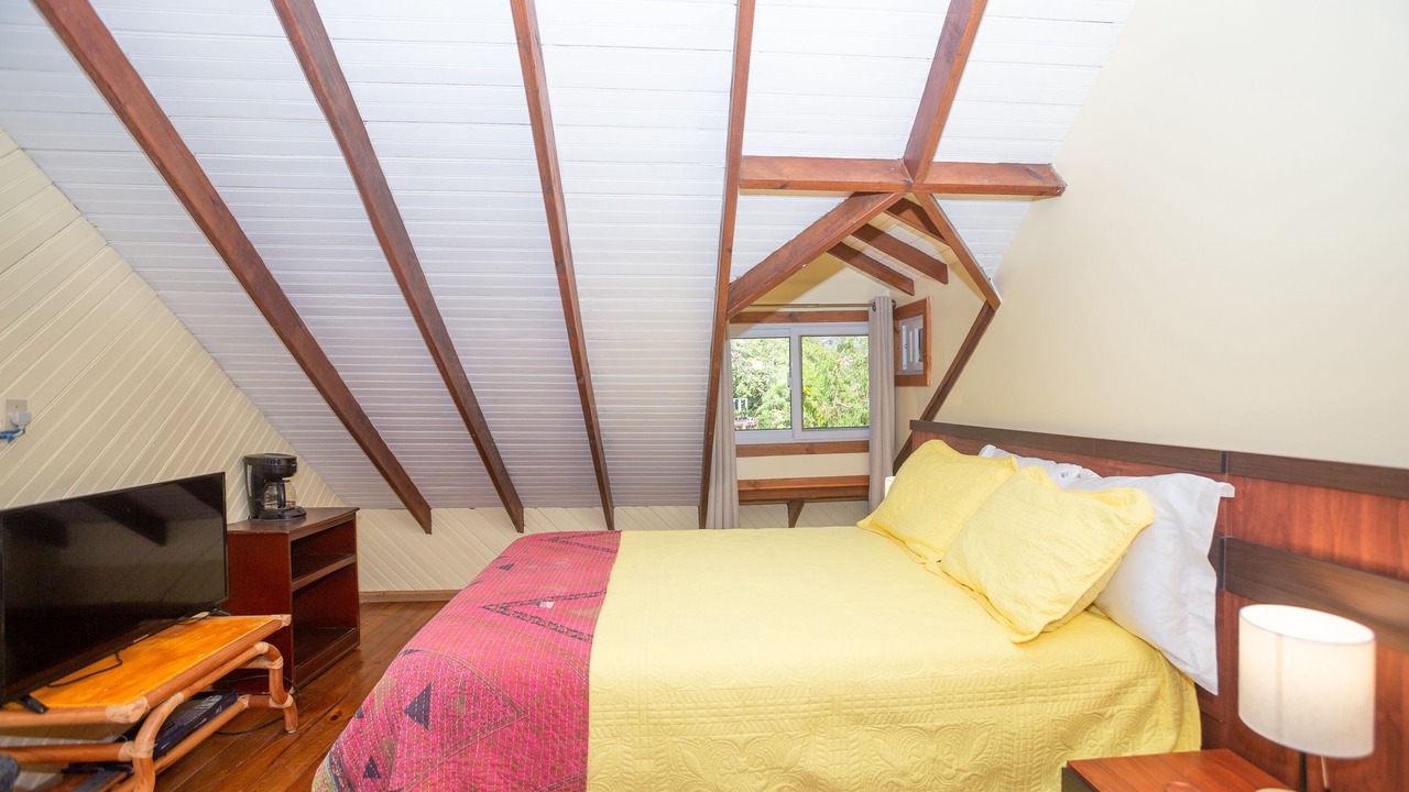 Photo of Bedroom in Antoneys Cay