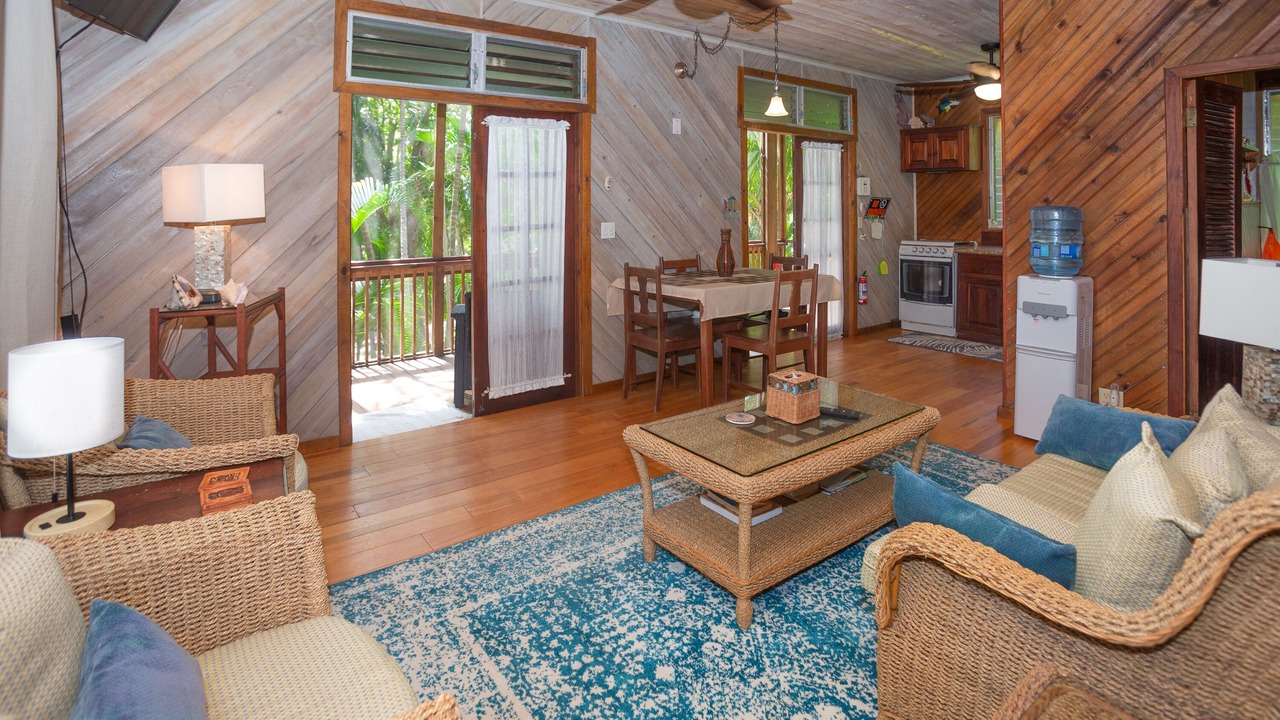 Photo of Livingroom in Antoneys Cay