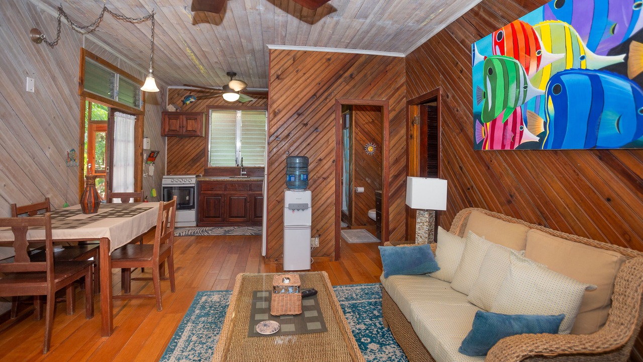 Photo of Livingroom in Antoneys Cay