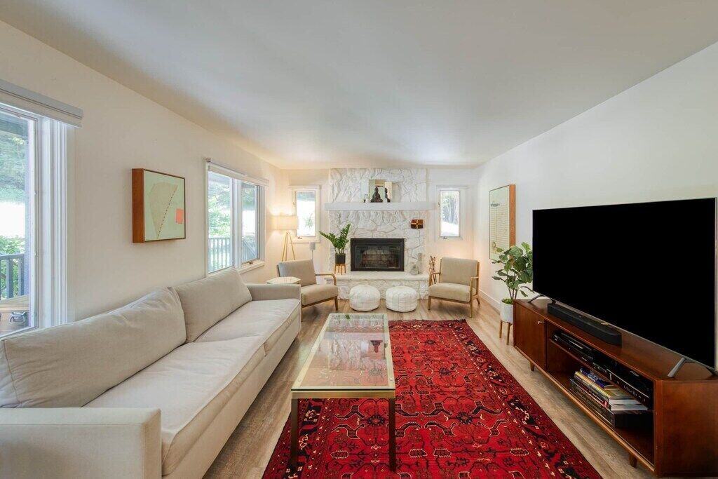 Photo of Livingroom in Guerneville