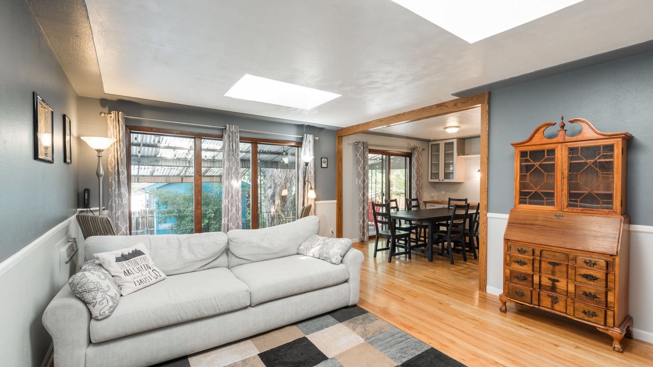 Photo of Livingroom in Alta Vista Area