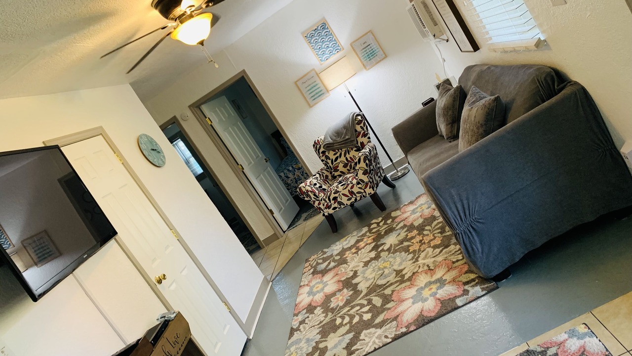 Photo of Livingroom in Red Hill