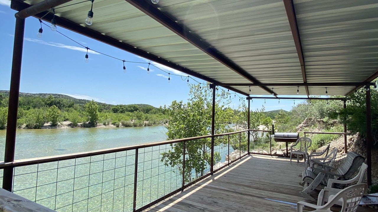 Photo of Patio Balcony in Uvalde