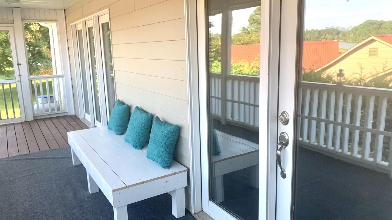 Photo of Patio Balcony in Hiawassee