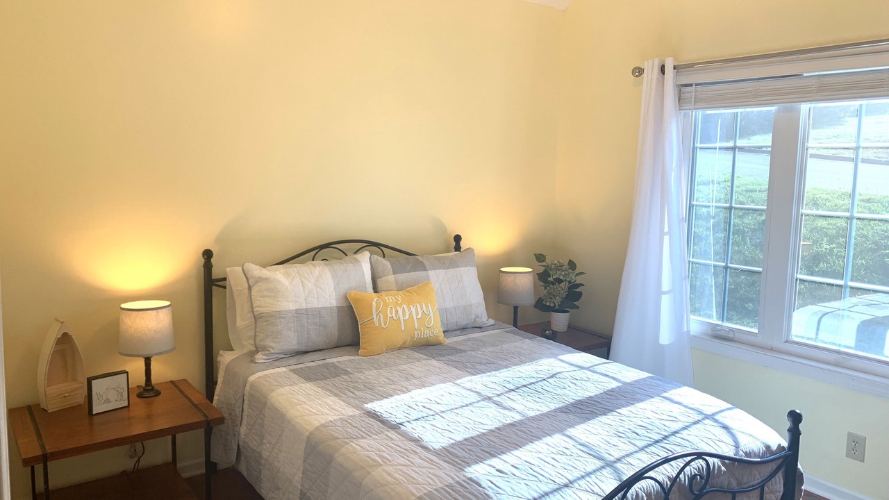 Photo of Bedroom in Hiawassee