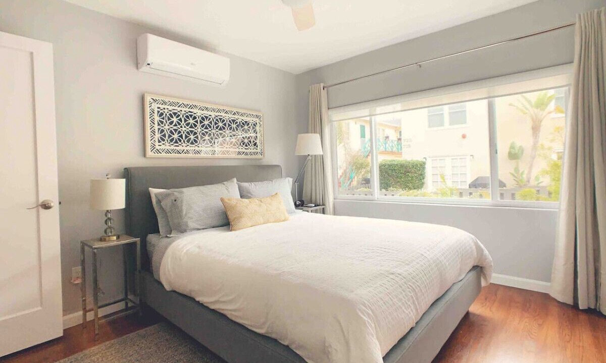 Photo of Bedroom in South Mission Beach
