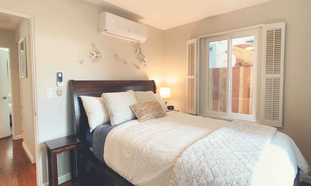 Photo of Bedroom in South Mission Beach