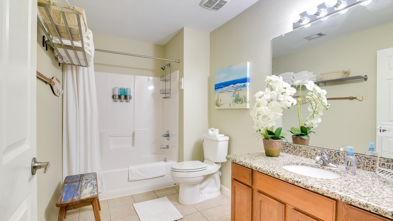 Photo of Bathroom in El Lago