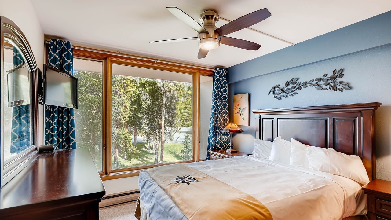 Photo of Bedroom in Lakeside Village