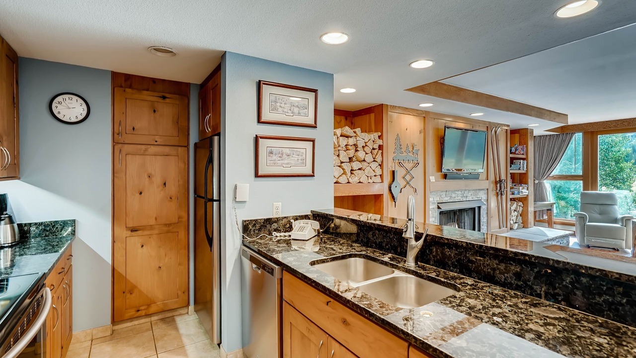 Photo of Bedroom in Lakeside Village