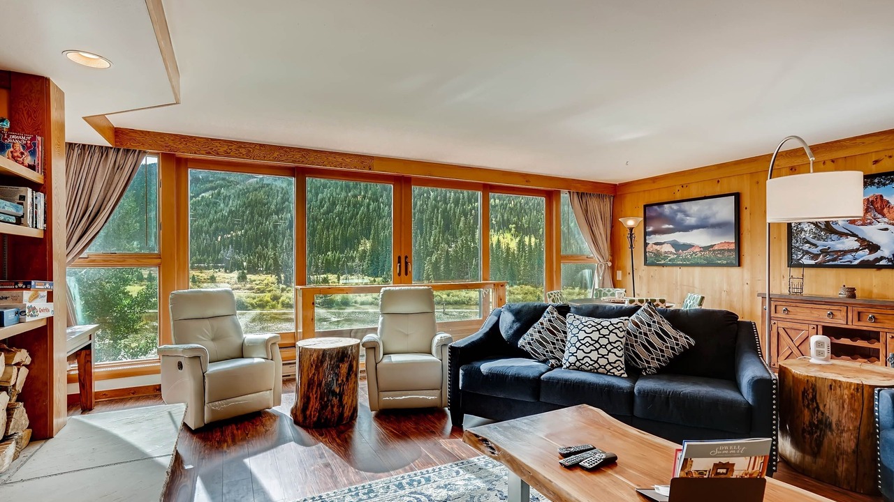 Photo of Bedroom in Lakeside Village