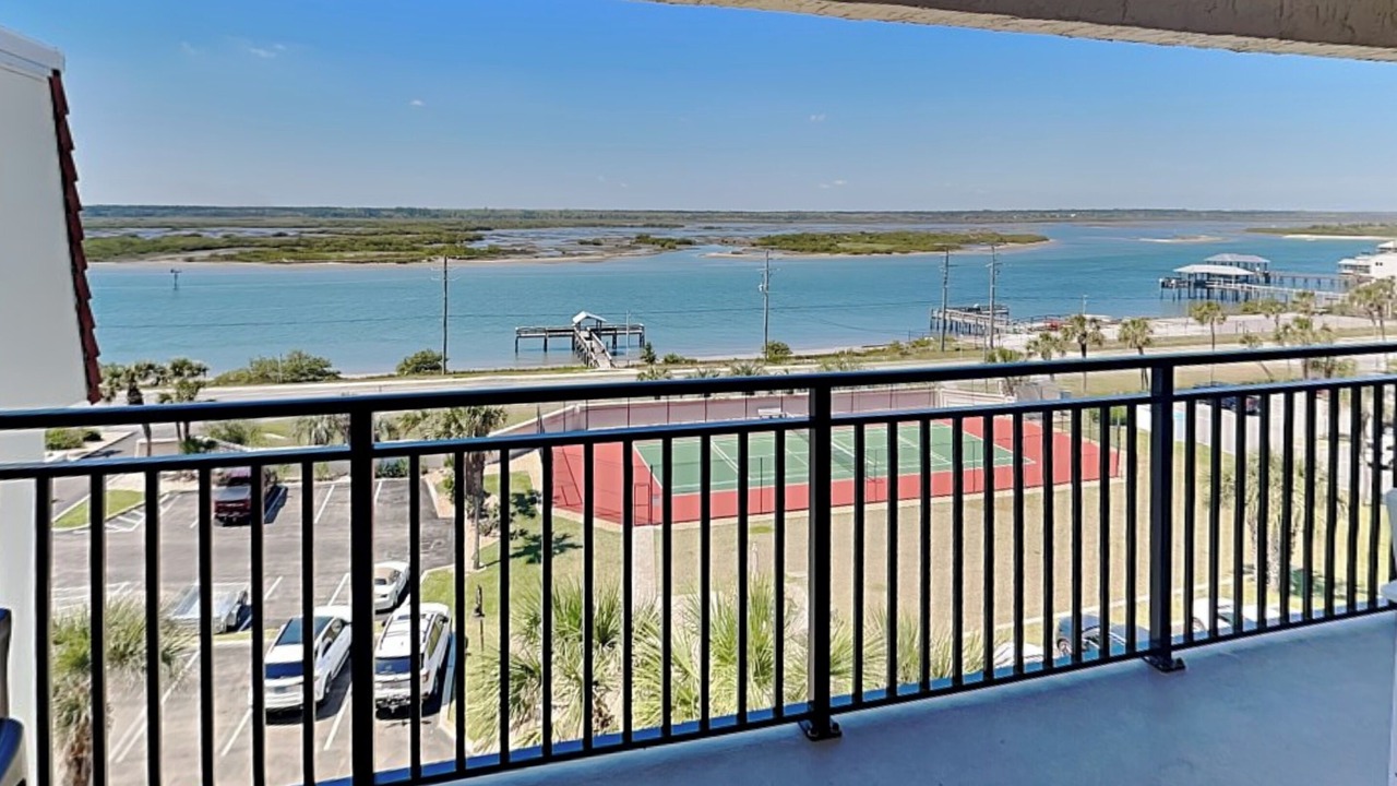 Photo of Patio Balcony in Crescent Beach