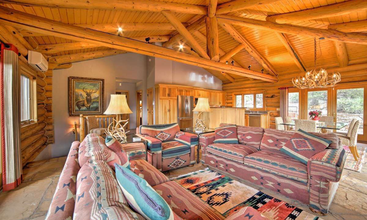 Photo of Livingroom in Spanish Valley