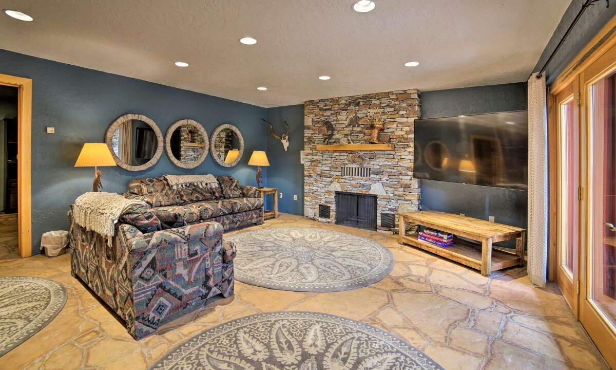 Photo of Livingroom in Spanish Valley
