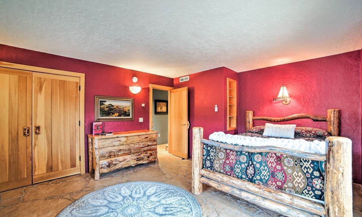 Photo of Bedroom in Spanish Valley