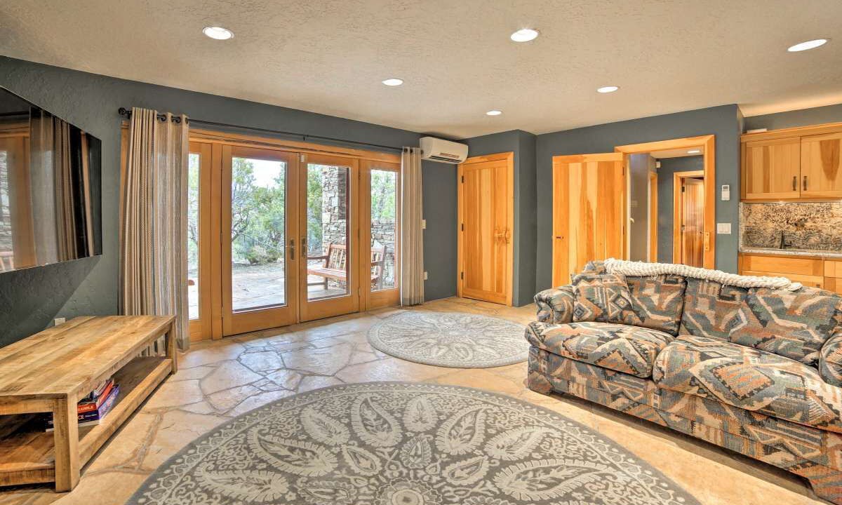 Photo of Livingroom in Spanish Valley