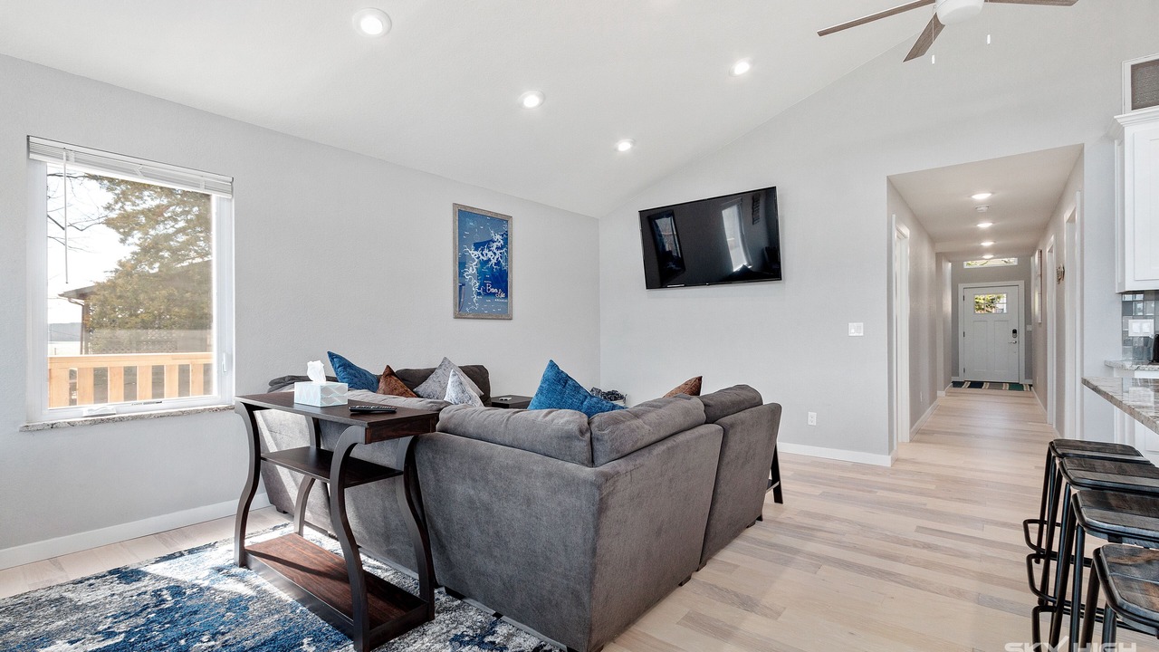 Photo of Livingroom in Beaver Shores