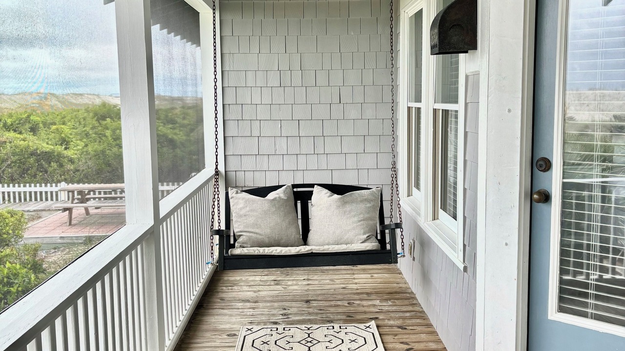 Photo of Patio Balcony in Flora's Bluff