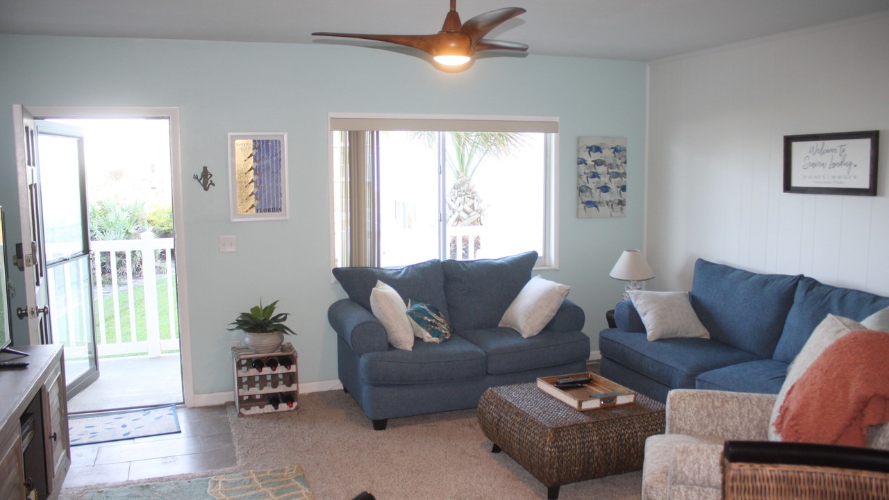 Photo of Livingroom in Crescent Beach
