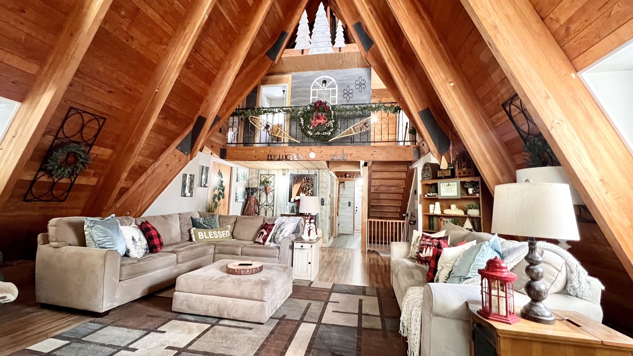 Photo of Livingroom in Springville