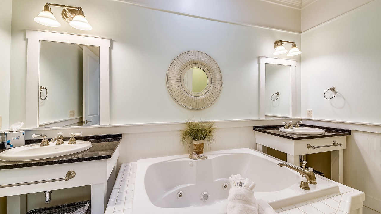 Photo of Bathroom in Melrose on the Beach