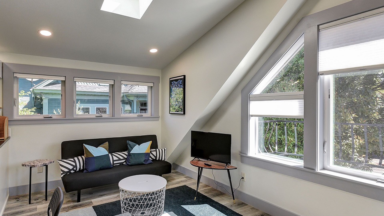 Photo of Livingroom in Belmont