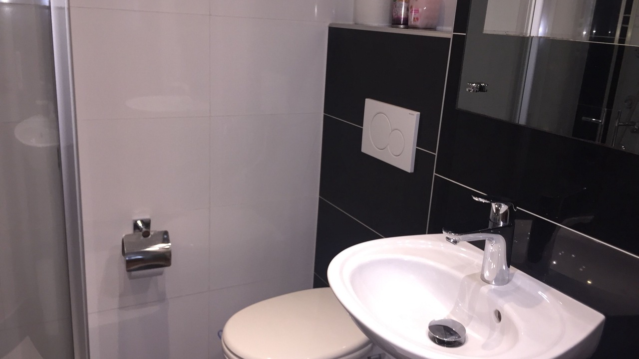 Photo of Bathroom in Am Pragfriedhof