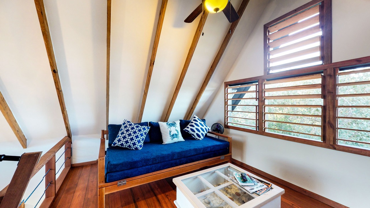Photo of Livingroom in Surfside