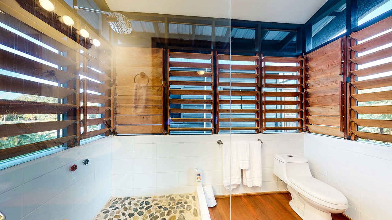 Photo of Bathroom in Surfside