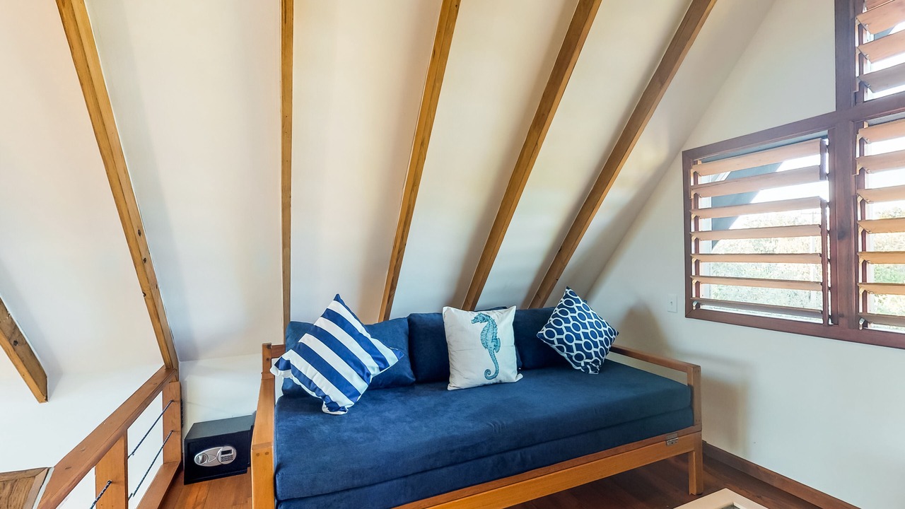 Photo of Livingroom in Surfside