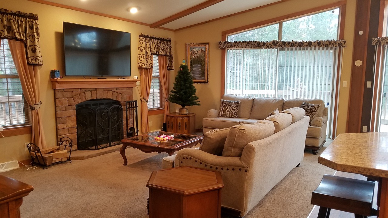 Photo of Livingroom in Springville